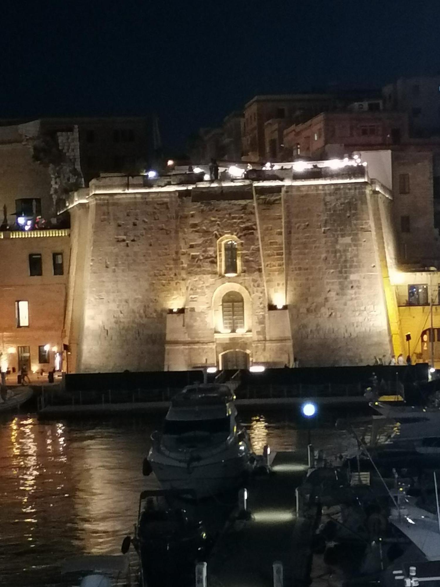 Old Refurbished Apartment In Bormla Cospicua エクステリア 写真